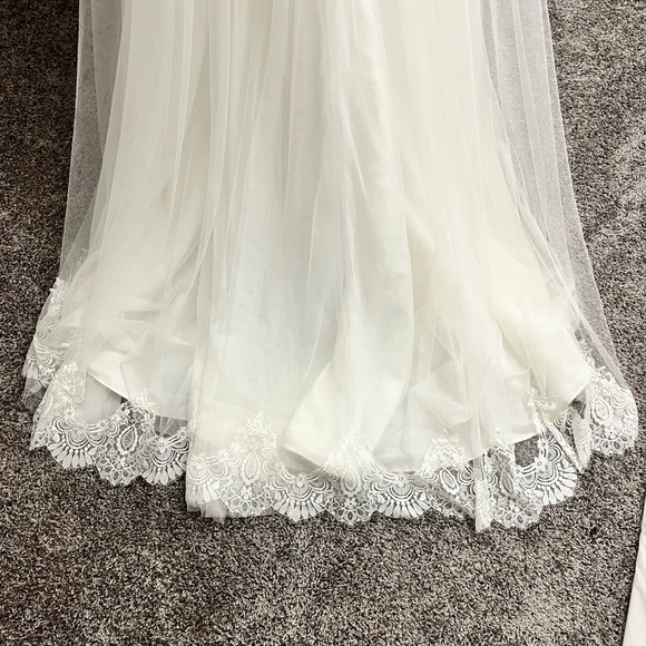 Wedding Dress : Pronovias - Picture 6 of 11